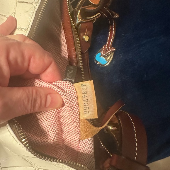 Dooney & Bourke Nile Collection White Croc Large Hobo handbag - Picture 5 of 10